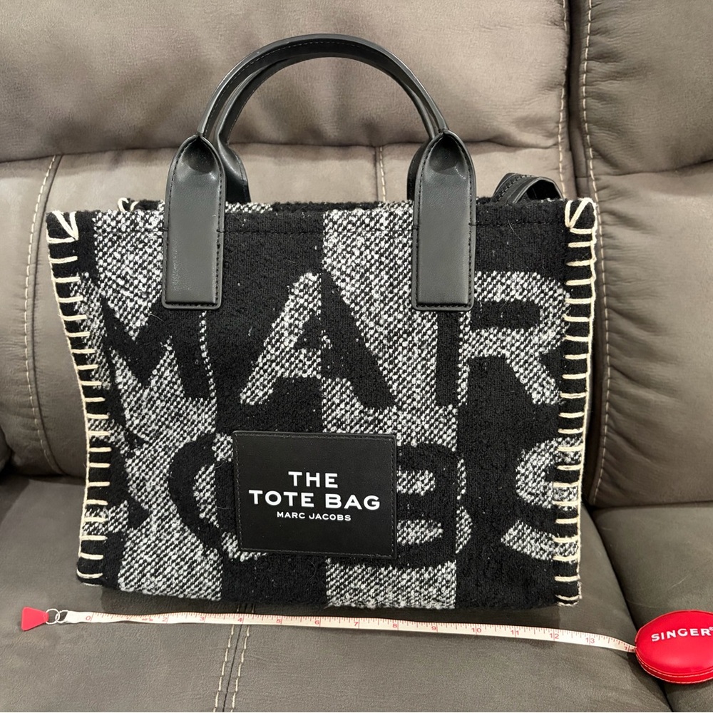 RARE Marc Jacobs Medium Tote Bag - Picture 2 of 14